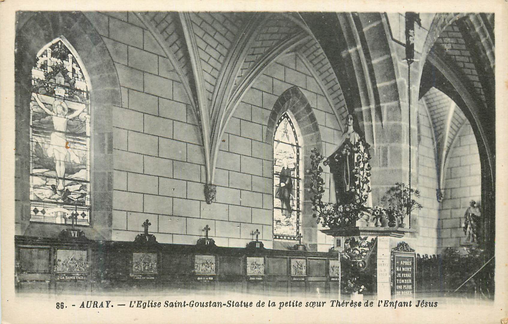 CPA Auray L'Eglise Saint Goustan Statue de la petite soeur Therese de l'Enfant Jesus