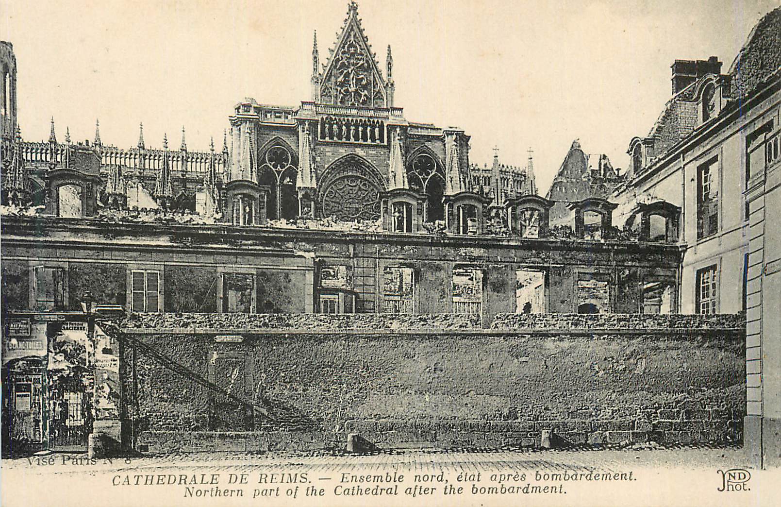 CPA Cathedrale de Reims Ensemble nord etat apres bombardement Militaria