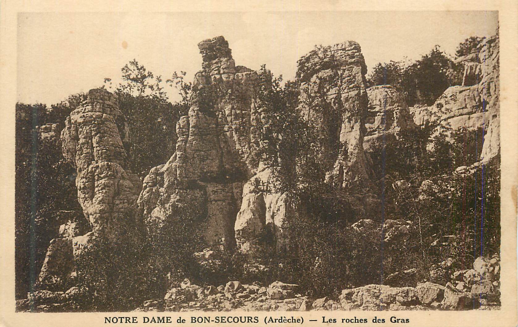 CPA Notre Dame de Bon Secours (Ardeche) Les roches des Gras