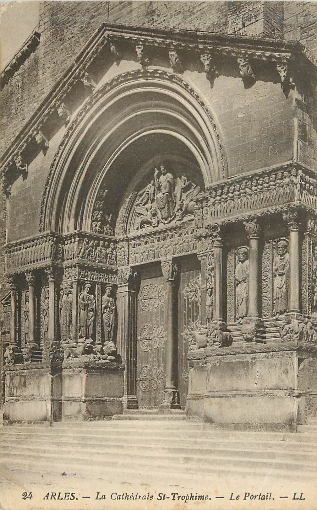 Arles — Die Kathedrale St-Trophime — Der Portal — LL