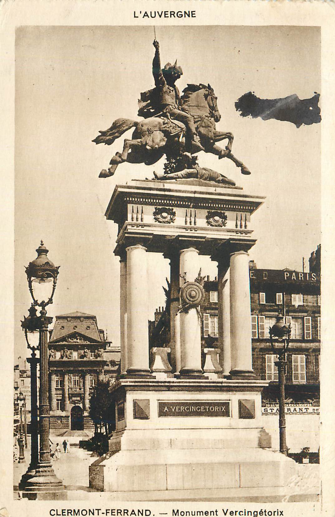 CPA L'Auvergne Clermont Ferrand Monument Vercingetorix