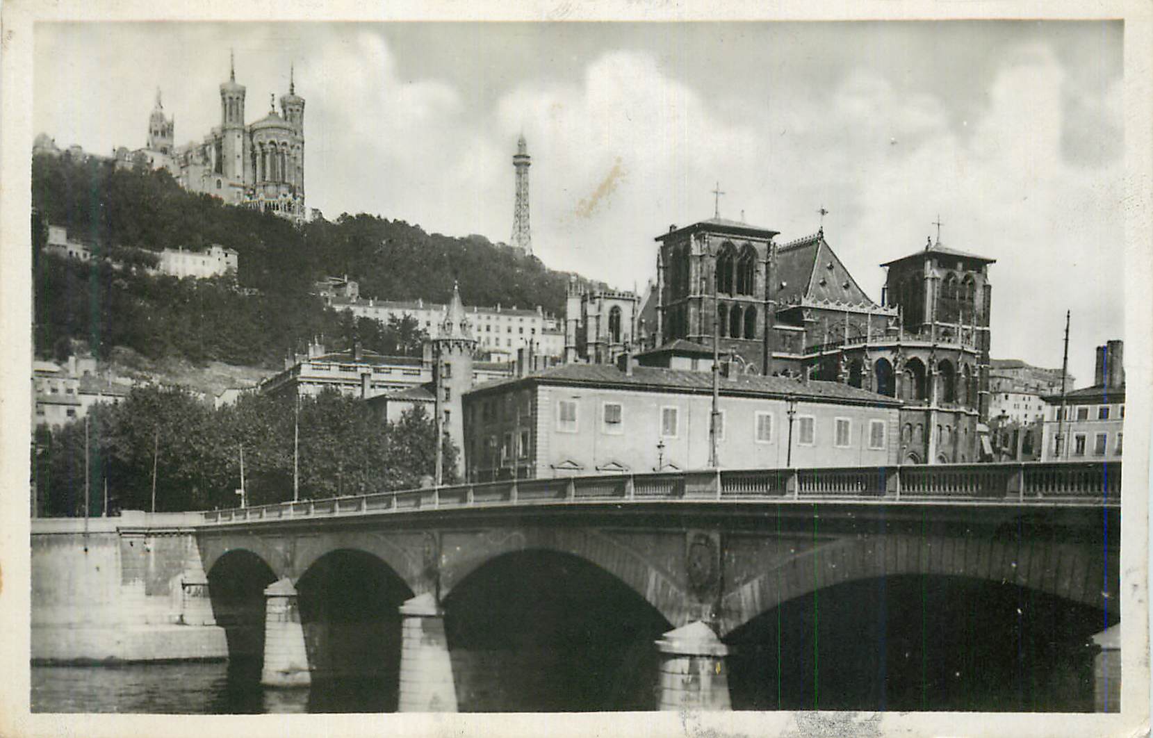 Vue de Lyon — Pont de la Guillotière, cathédrale et Fourvière