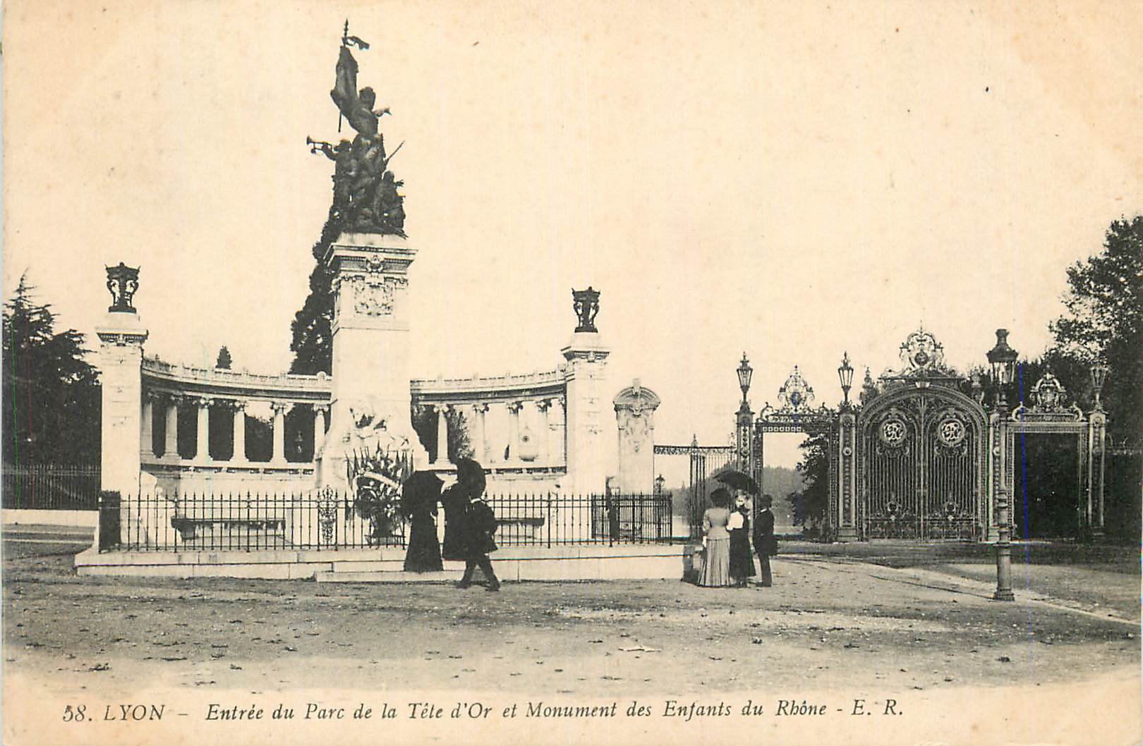 LYON — Entrée du Parc de la Tête d'Or et Monument des Enfants du Rhône — E. R.