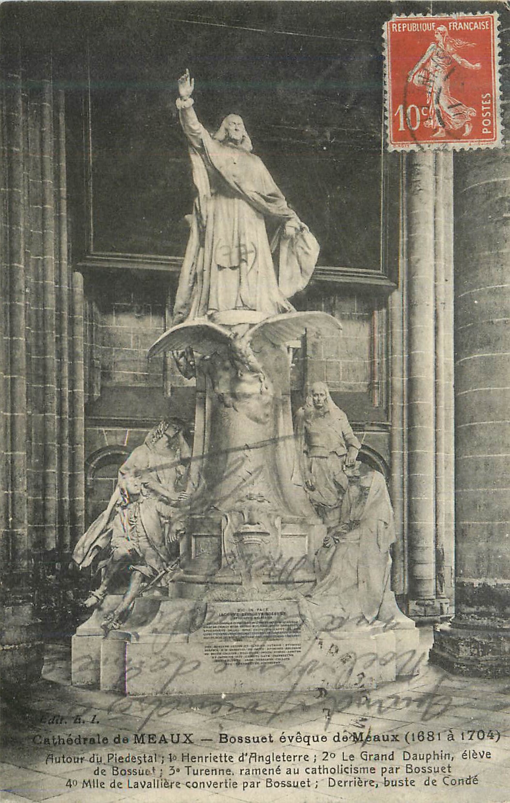 CPA Cathedrale de Meaux Bossuet eveque de Meaux (1681 a 1704) Autour du Piedestat Henriette d'Angleterre
