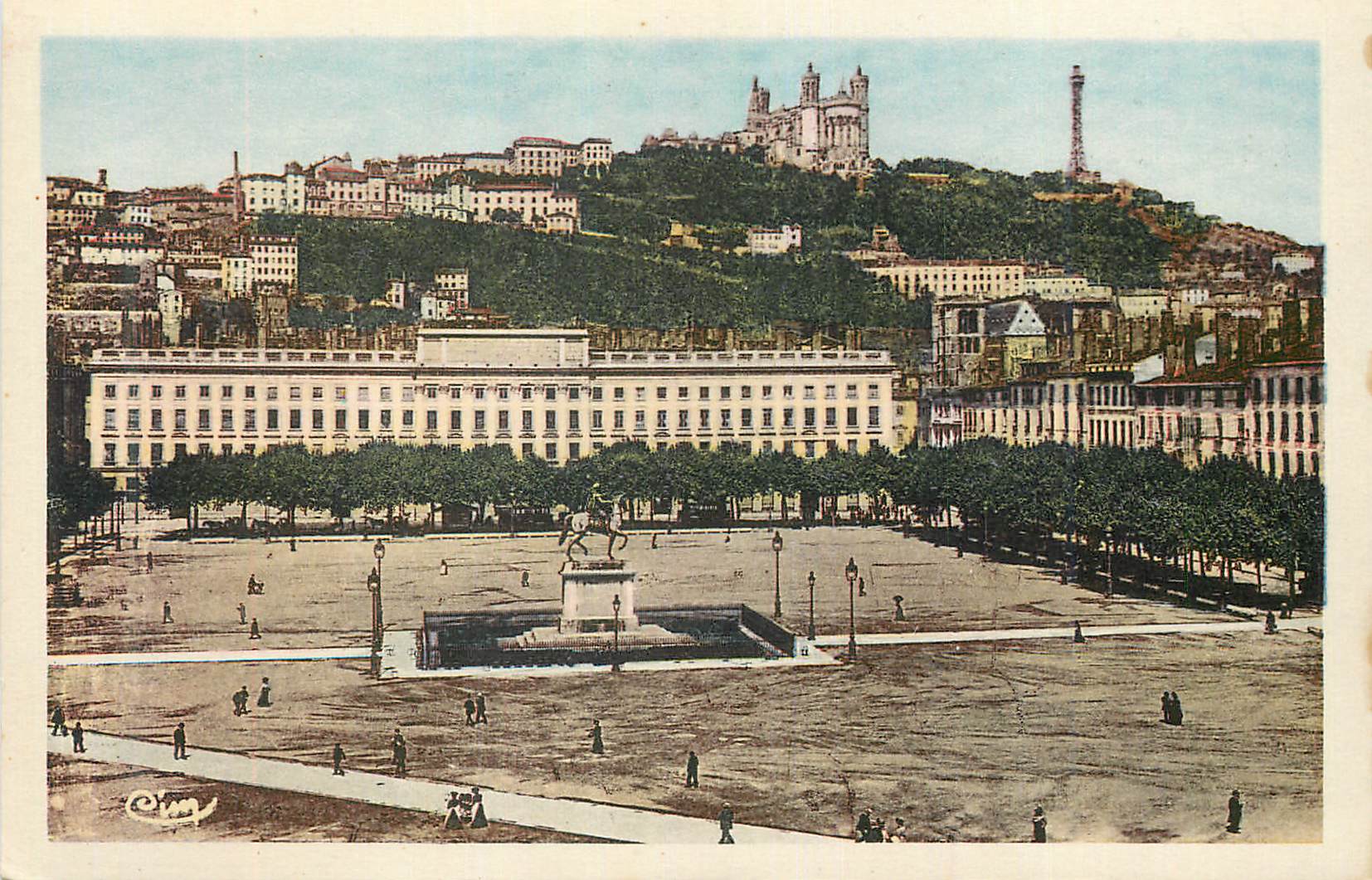 Place de la Constitution — vue panoramique — éditeur C. M. (C. M. Paris) n° 1234