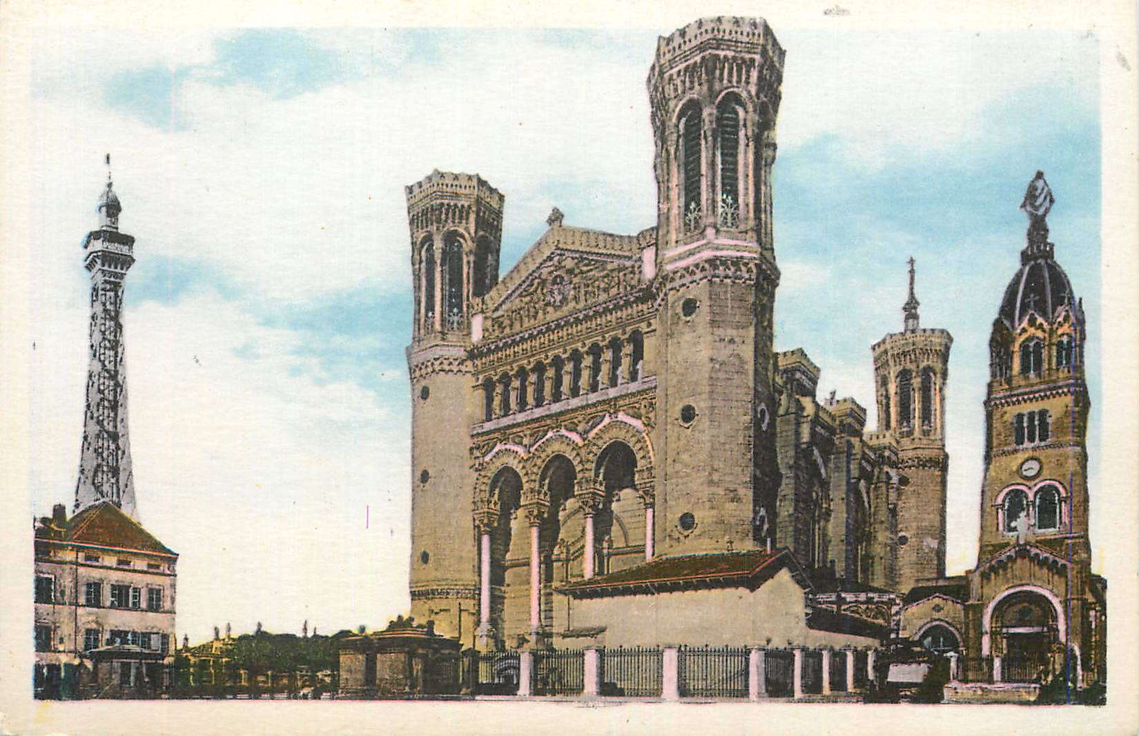 CPA Lyon (Rhone) La Basilique de Fourviere La Tour metallique (376 metre au dessus de la Mer) L'Ancienne Chapelle