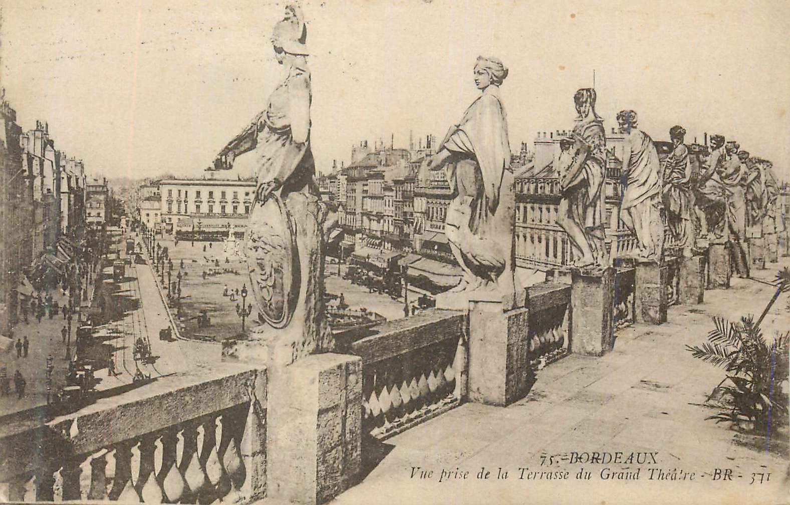 CPA Bordeaux Vue prise de la Terrase du Grand Theatre