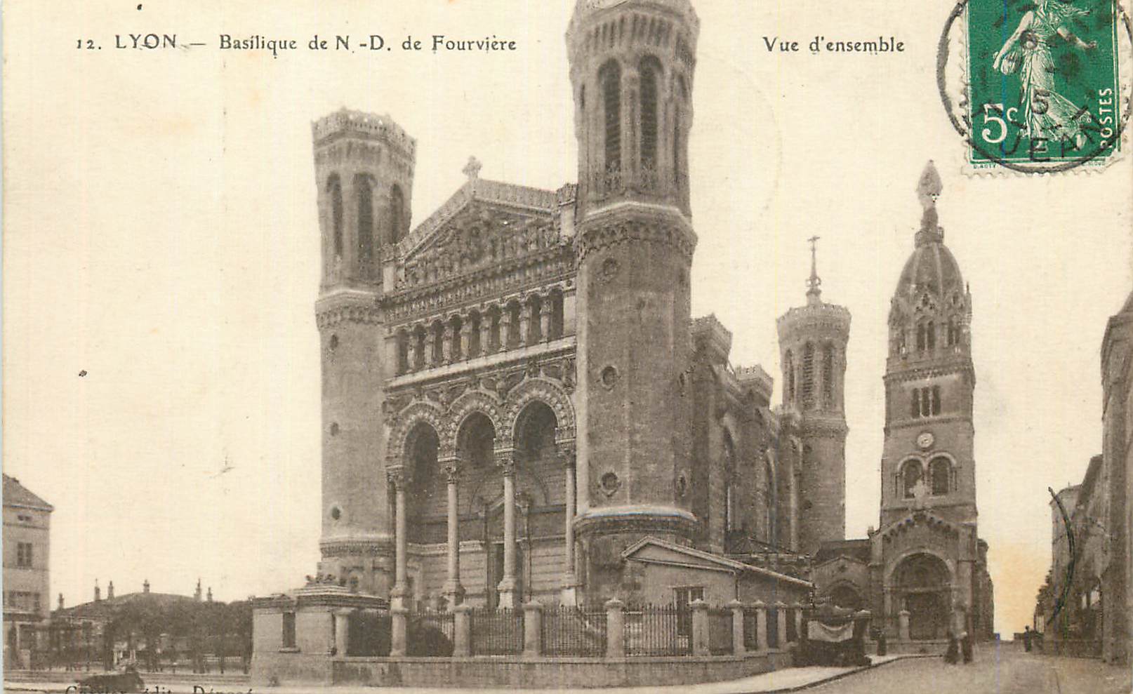 LYON — Basilique N.-D. de Fourvière — Vue d'ensemble — Éditeur Dinet