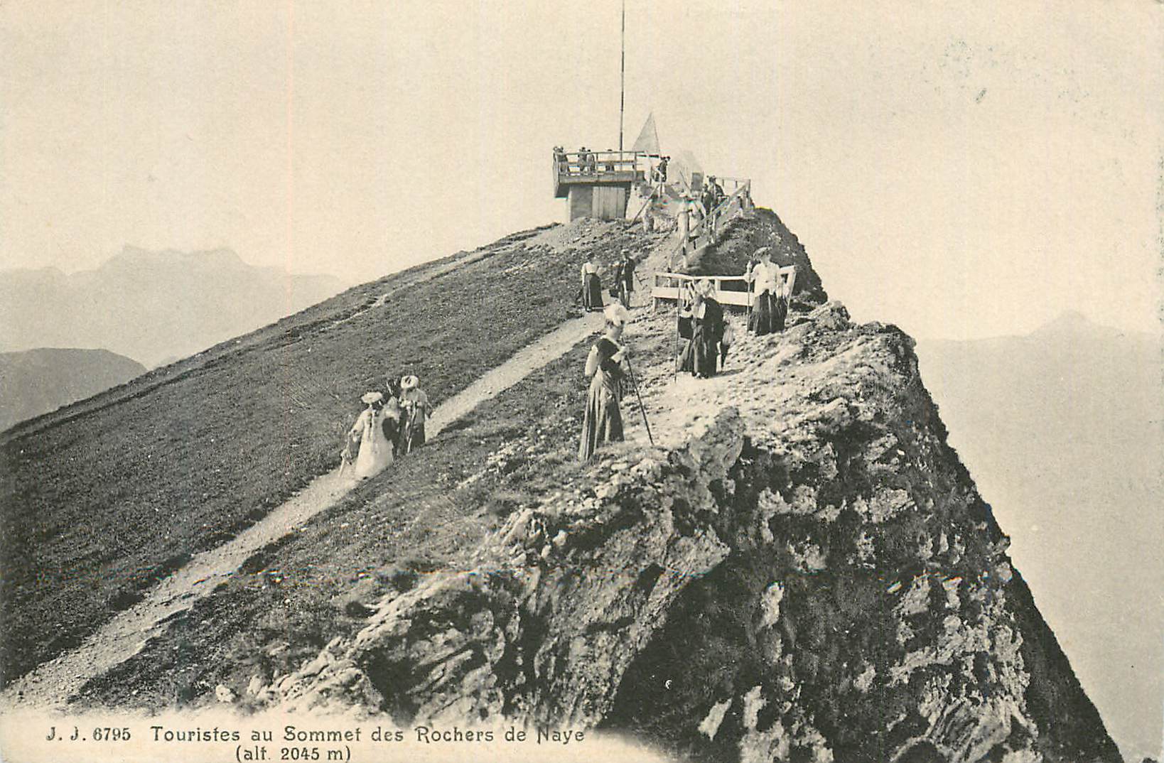 CPA Touristes au Sommet des Rochers de Naye