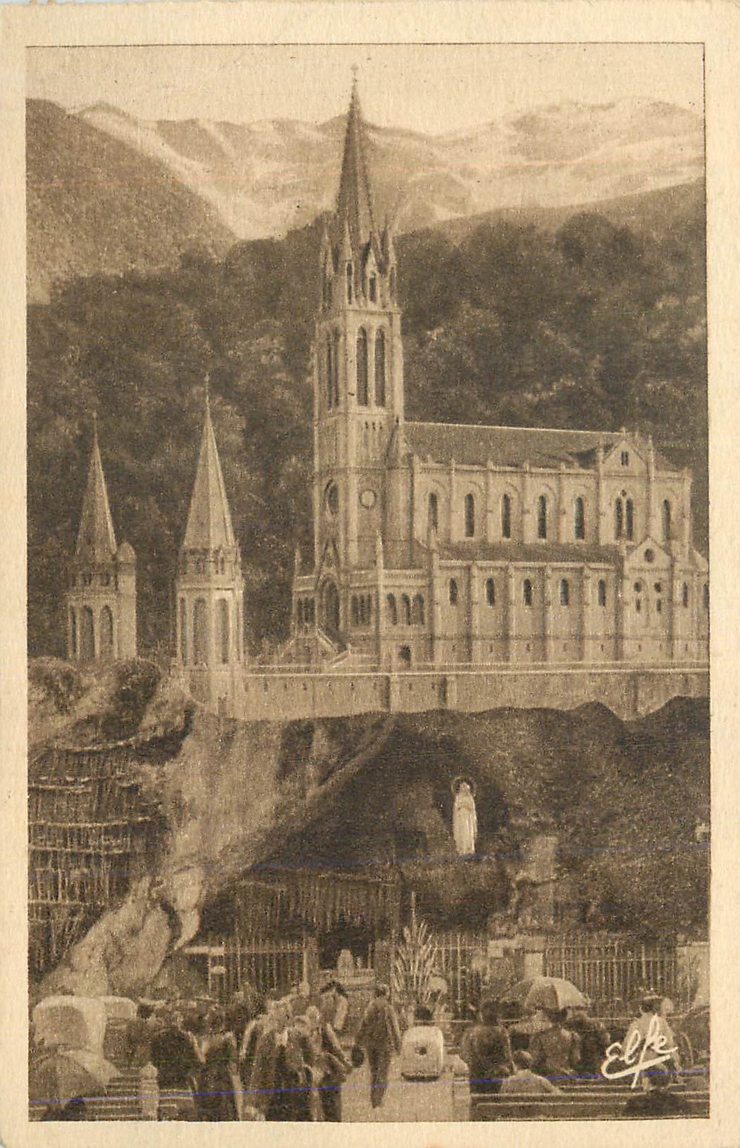 CPA Lourdes La Grotte et la Basilique