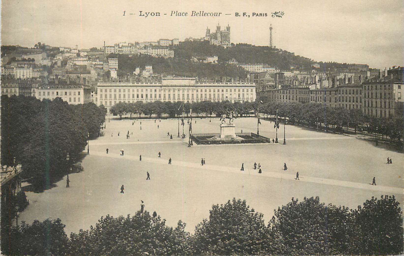 CPA Lyon Place Bellecour