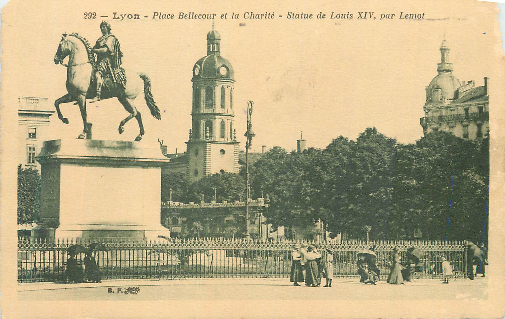 Lyon - Place Bellecour et la Charité - Statue de Louis XIV, par Lemot