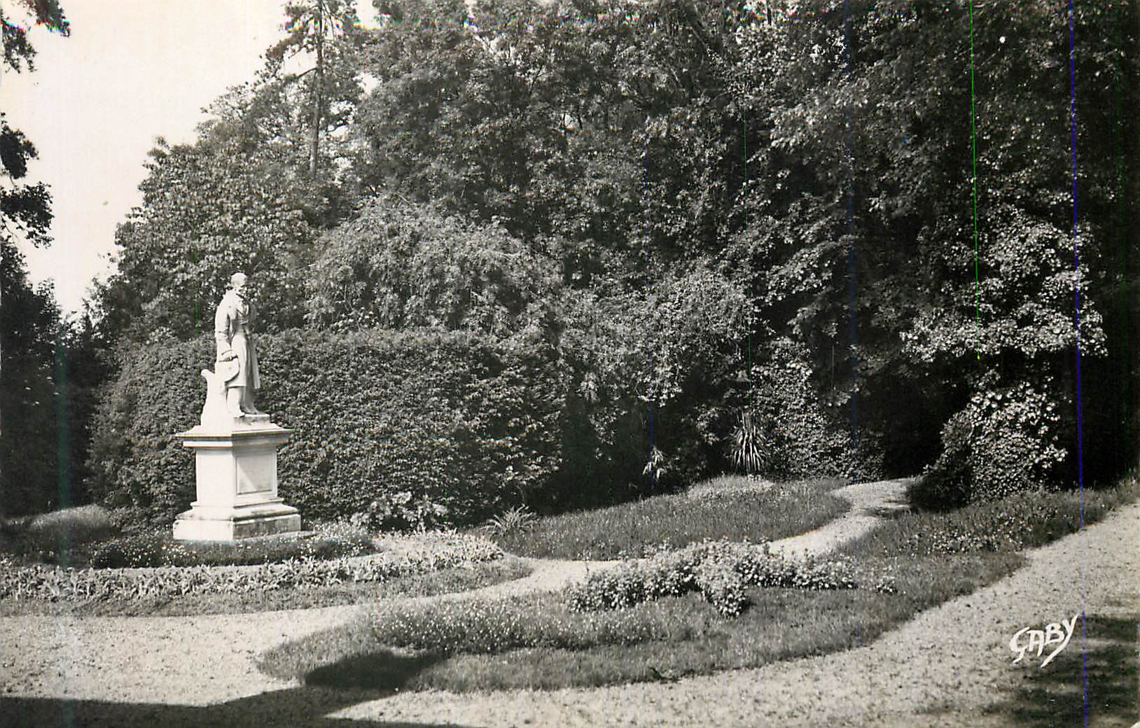 CPM Marans (Ch Nime)Statue Dinot et le Jardin