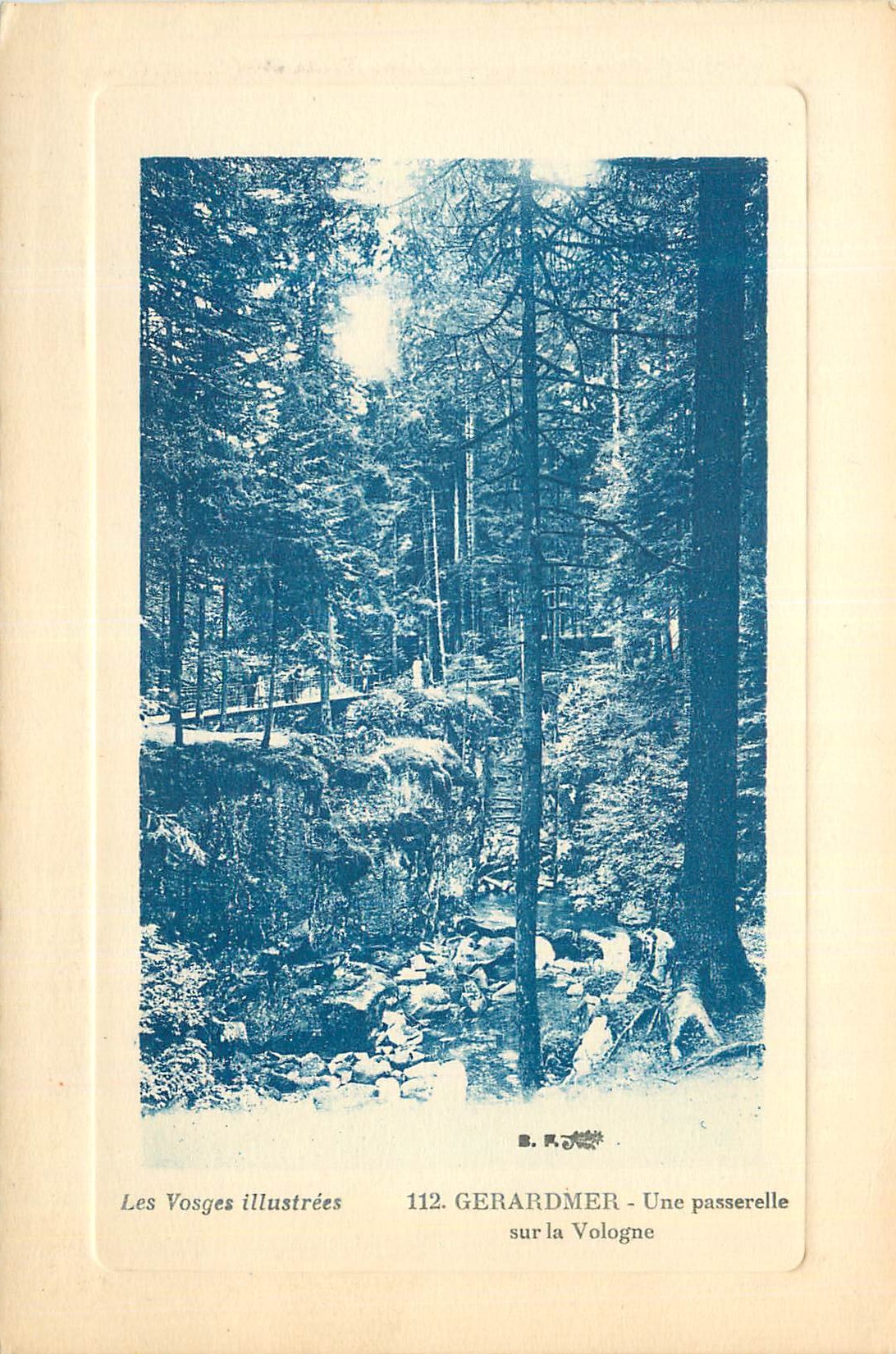 CPA Gerardmer Une passerelle sur la Vologne Les Vosges illustrees