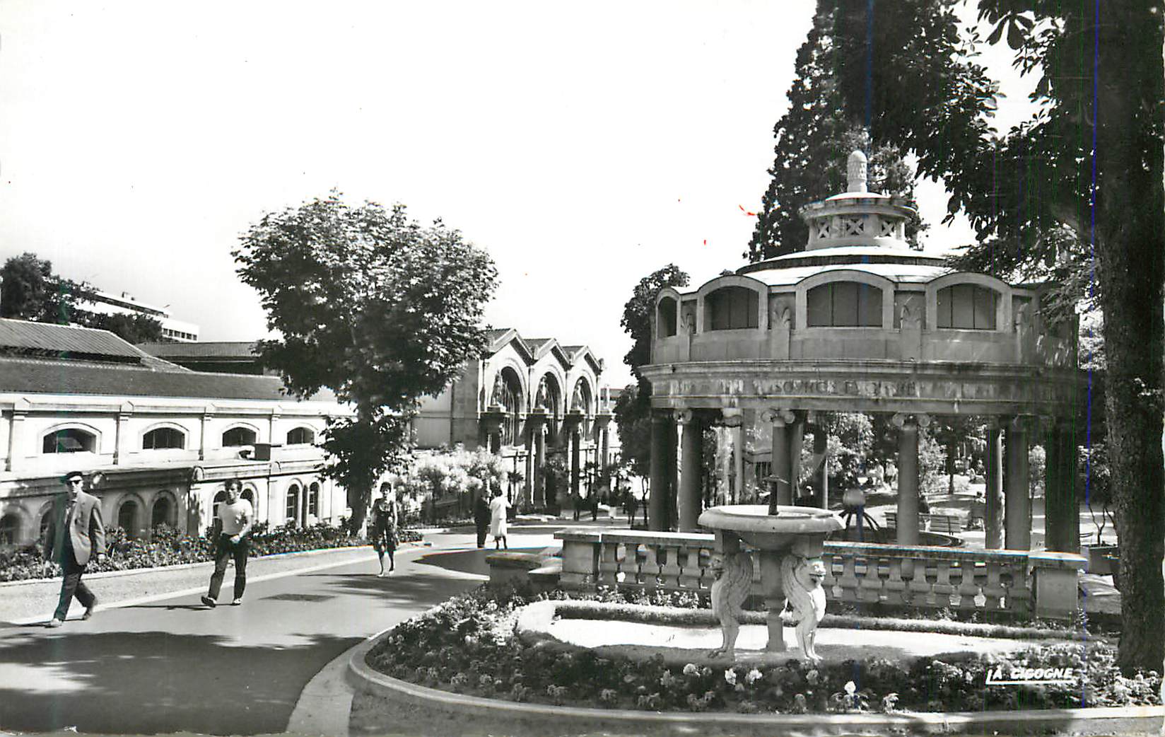 CPM Royat (P de D) Station du Coeur Etablissement Thermal et Source Eugenie