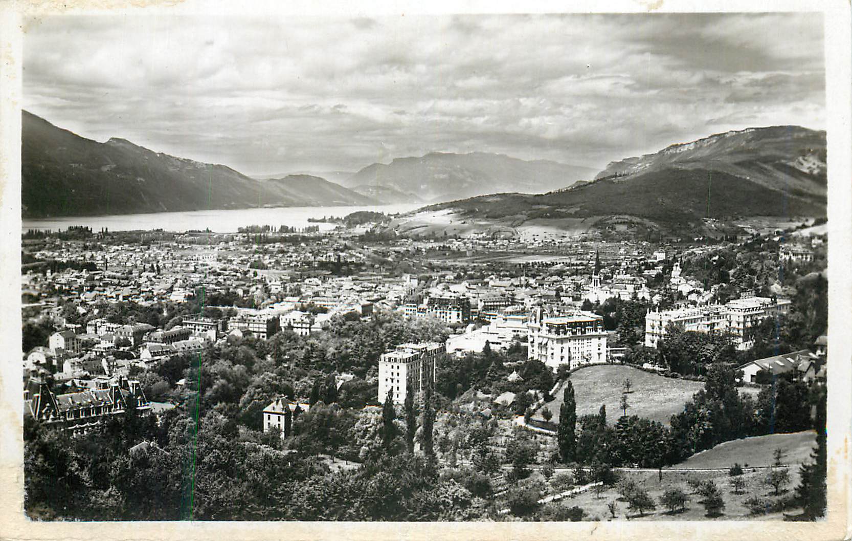 CPM Aix les Bains Vue generale Les Grands Hotels Le Lac