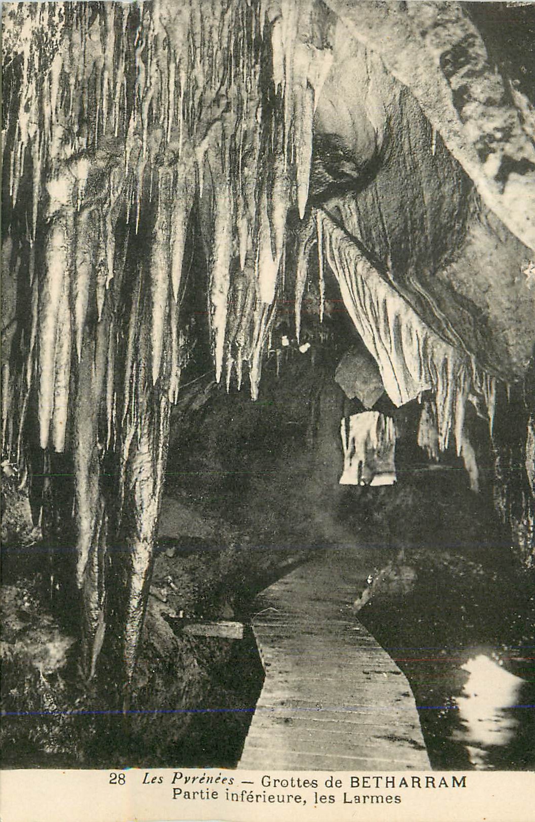 Les Pyrénées — Grottes de BETHARRAM — Partie inférieure, les Larmes