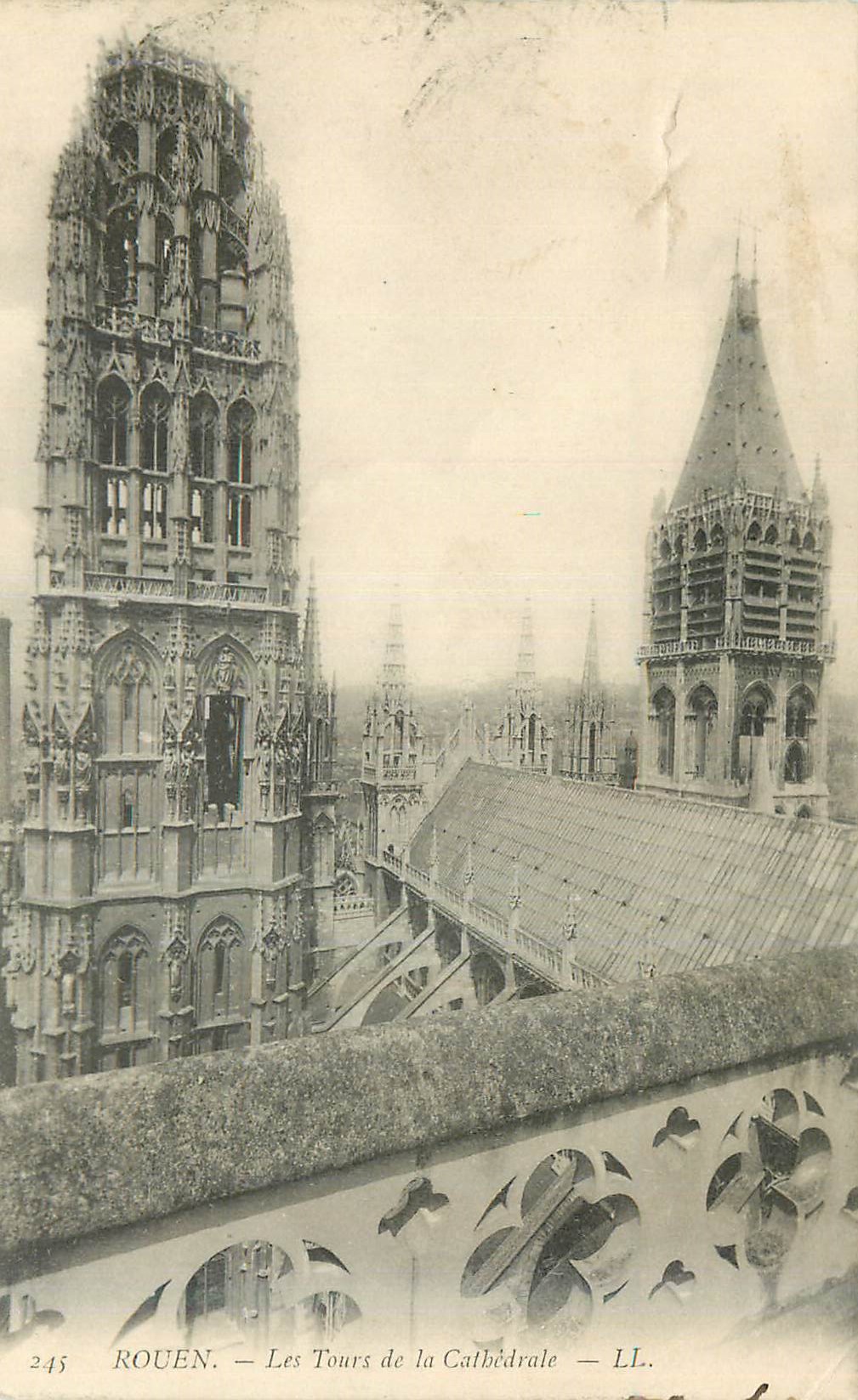 CPA Rouen Les Tours de la Cathedrale