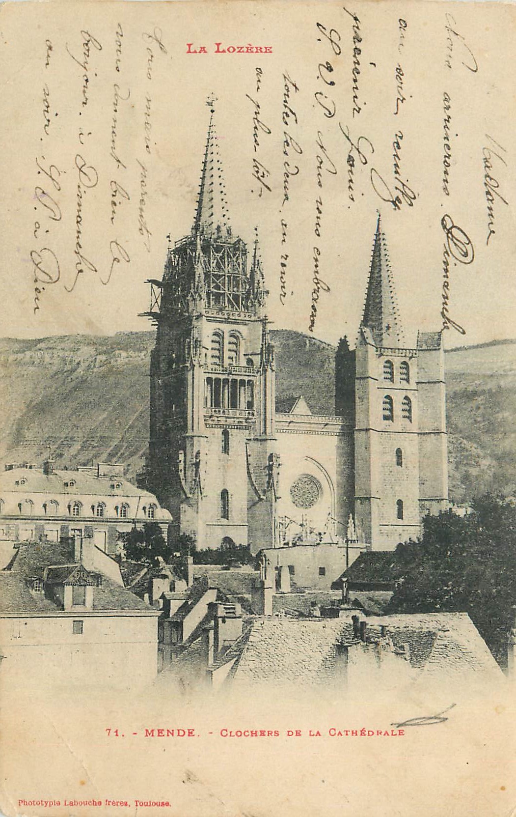 CPA La Lozere Mende Clochers de la Cathedrale