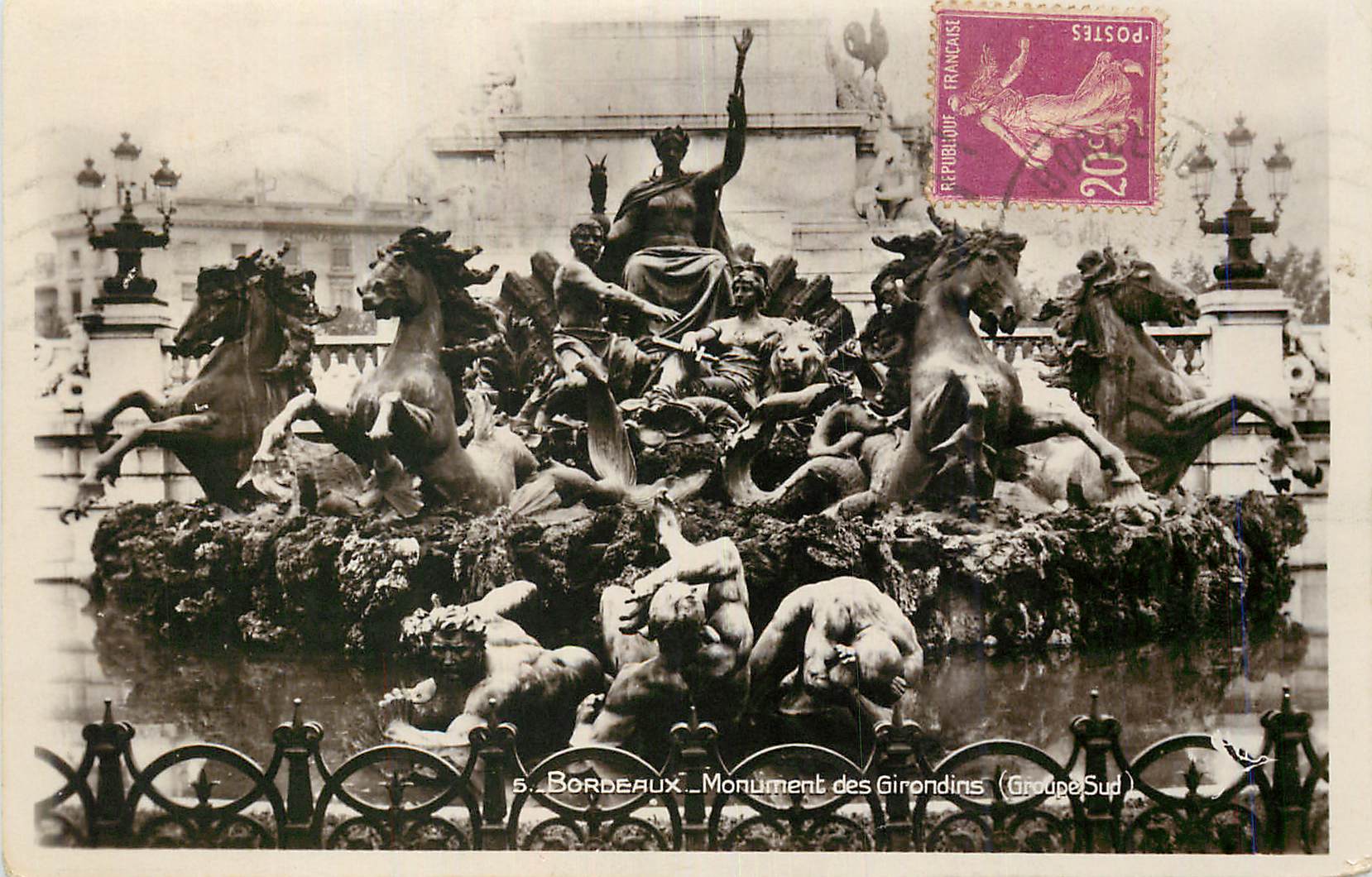 CPA Bordeaux Monument des Girondins (Groupe Sud)