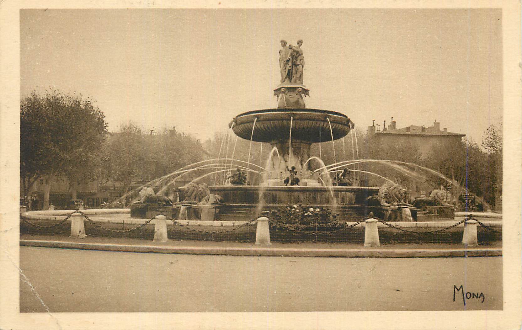 CPA Les Petits Tableaux de Provence Aix en Provence La Fontaine de la Rotonde oeuvre de Tournadre et Sylvestre