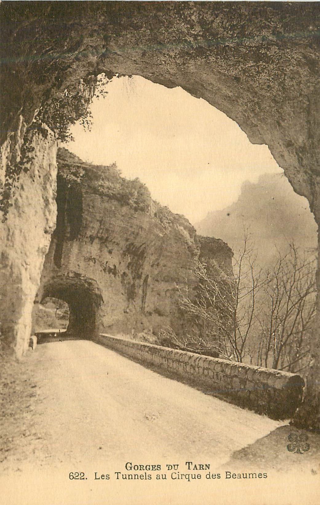 CPA Gorges du Tarn Les Tunnels au Cirque des Beaumes