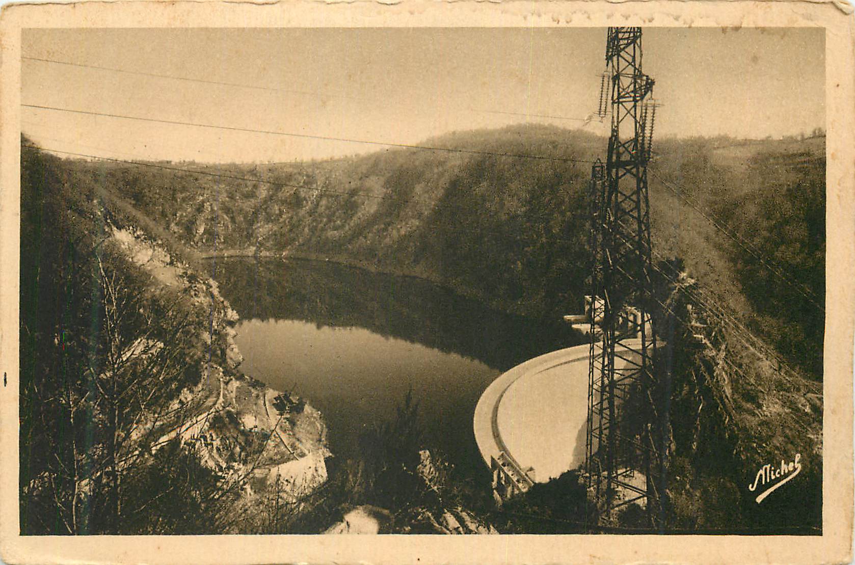 CPA Gorges de la Haute Dordogne (Correze Cantal) Bort les Orgue Neuvie Ussel Mauriac Barrage de Mareges (Correze) Lac de