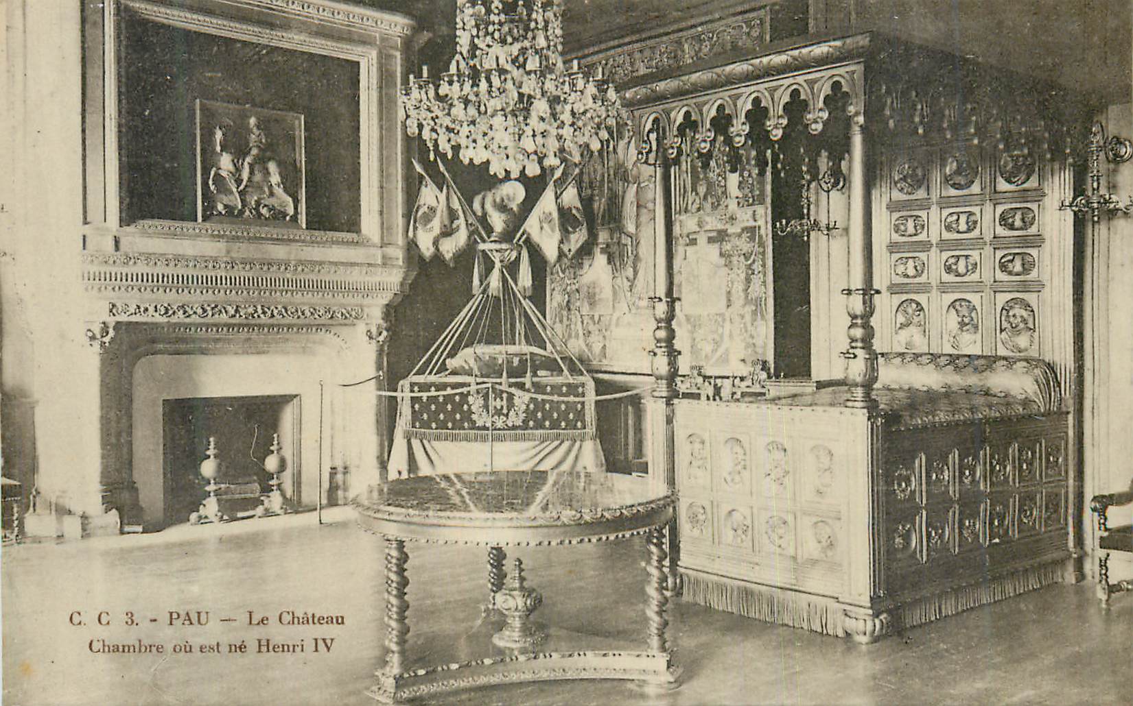 Pau — Le Château — Chambre où est né Henri IV — C.C. 3