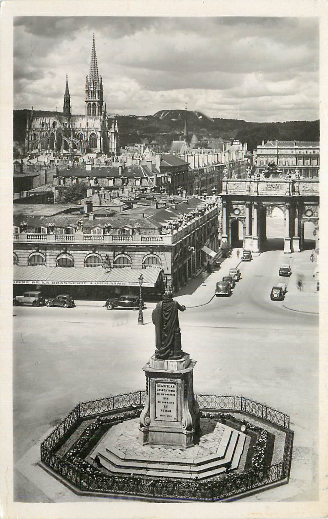 CPM Nancy Une partie de la place Stanislas vue de l'Hotel de ville
