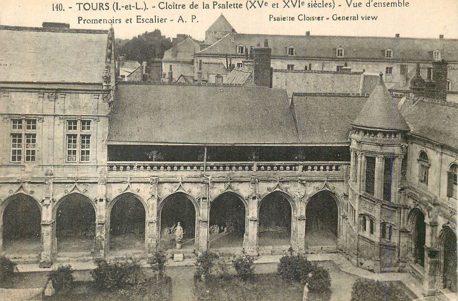 CPA Tours (I et L) Cloitre de la Psalette (XVe et XVIe siecles) Vue d'ensemble Promenoirs et Escalier