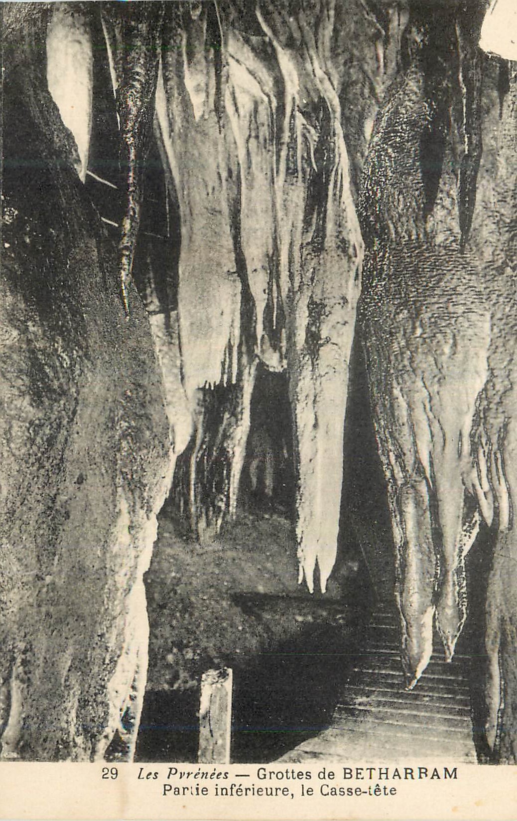 CPA Les Pyrenees Grottes de Betharram Partie inferieure la Casse tete
