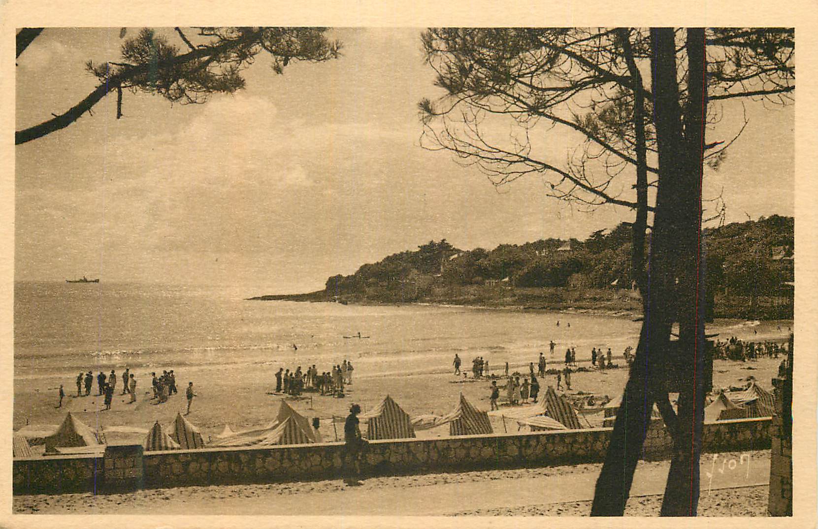 Plage de Fréteval — vue de la côte — éditeur anonyme, n° de série non visible