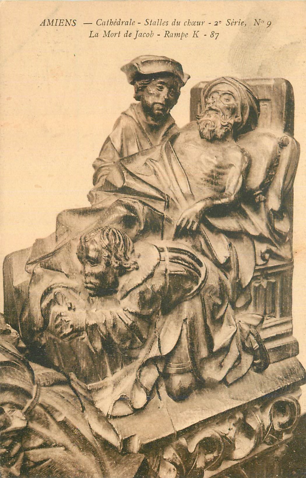 CPA Amiens Cathedrale Stalles du choeur La Mort de Jacob Rampe