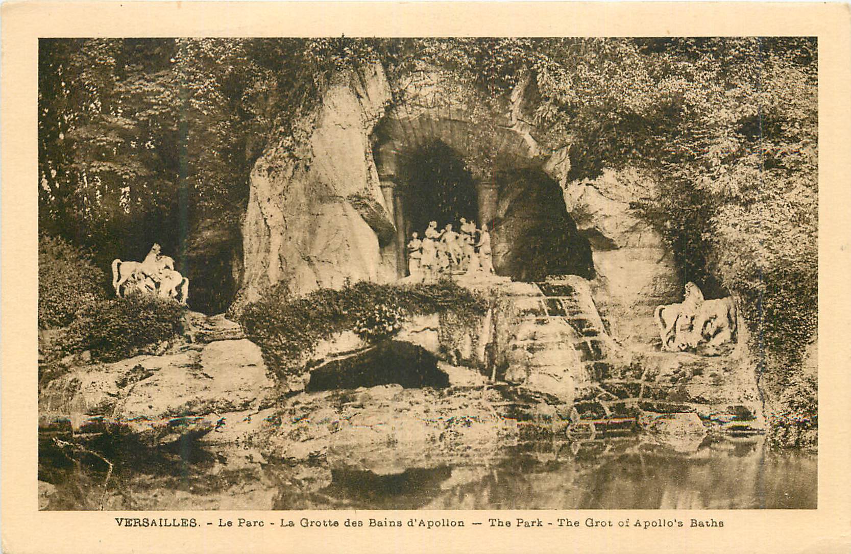 CPA Versailles Le Parc La Grotte des Bains d'Apollon