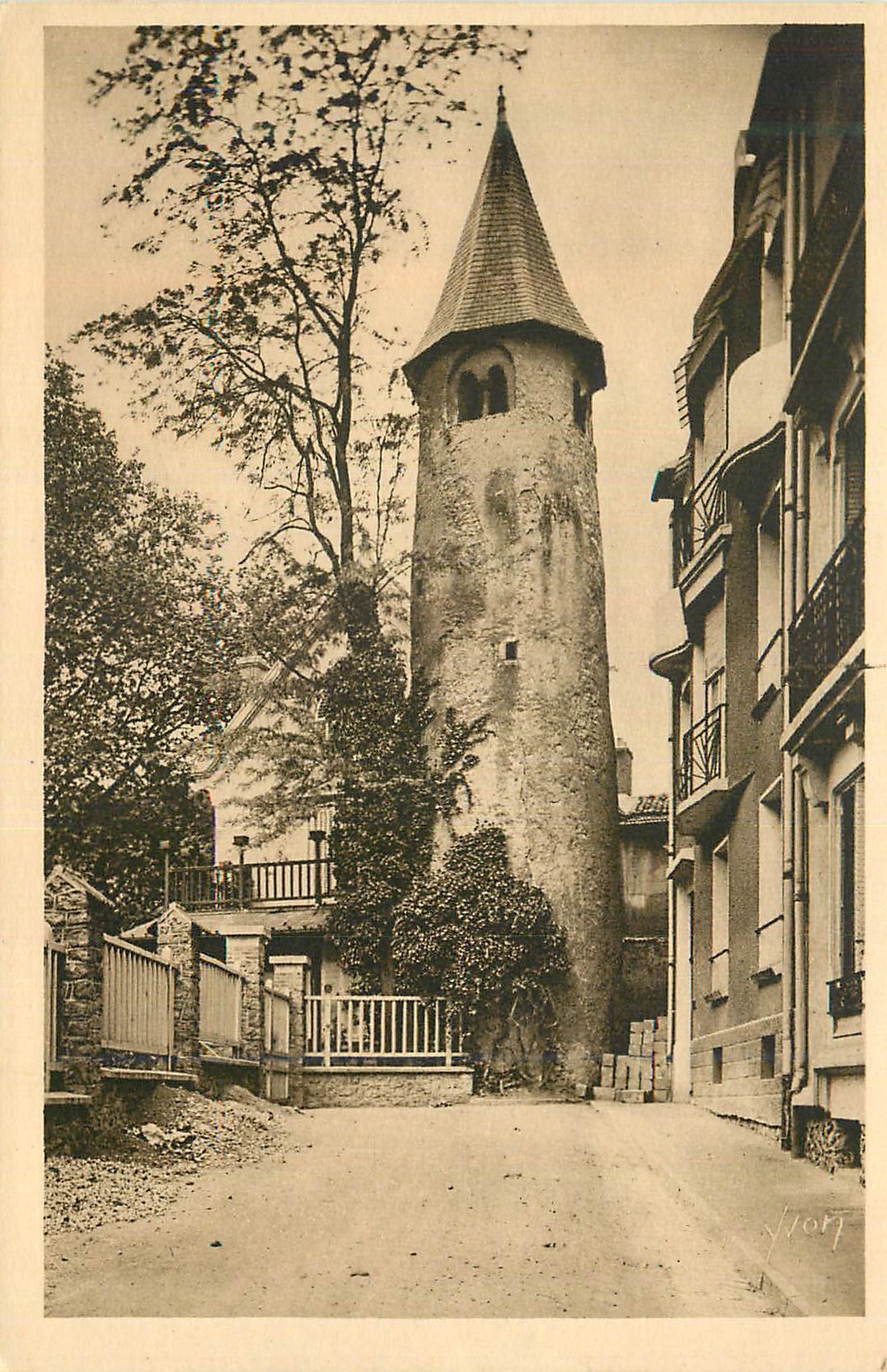 CPA Nancy (M et M) Tour de la Commandiere