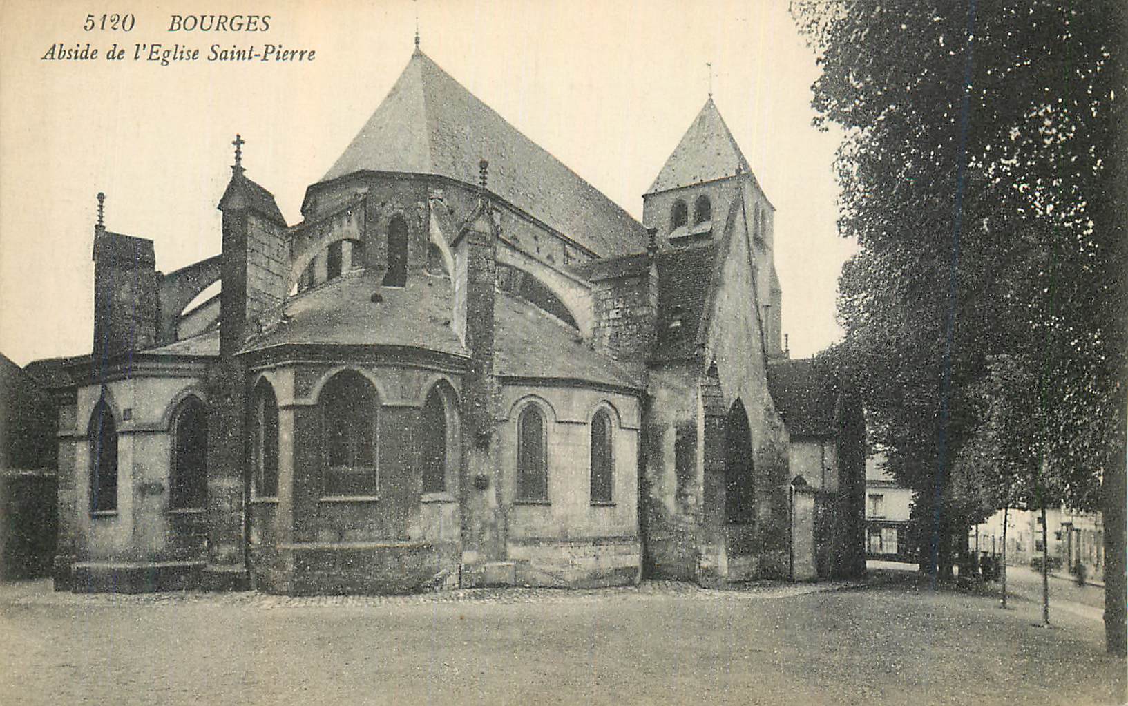 CPA Bourges Abside de l'Eglise Saint Pierre