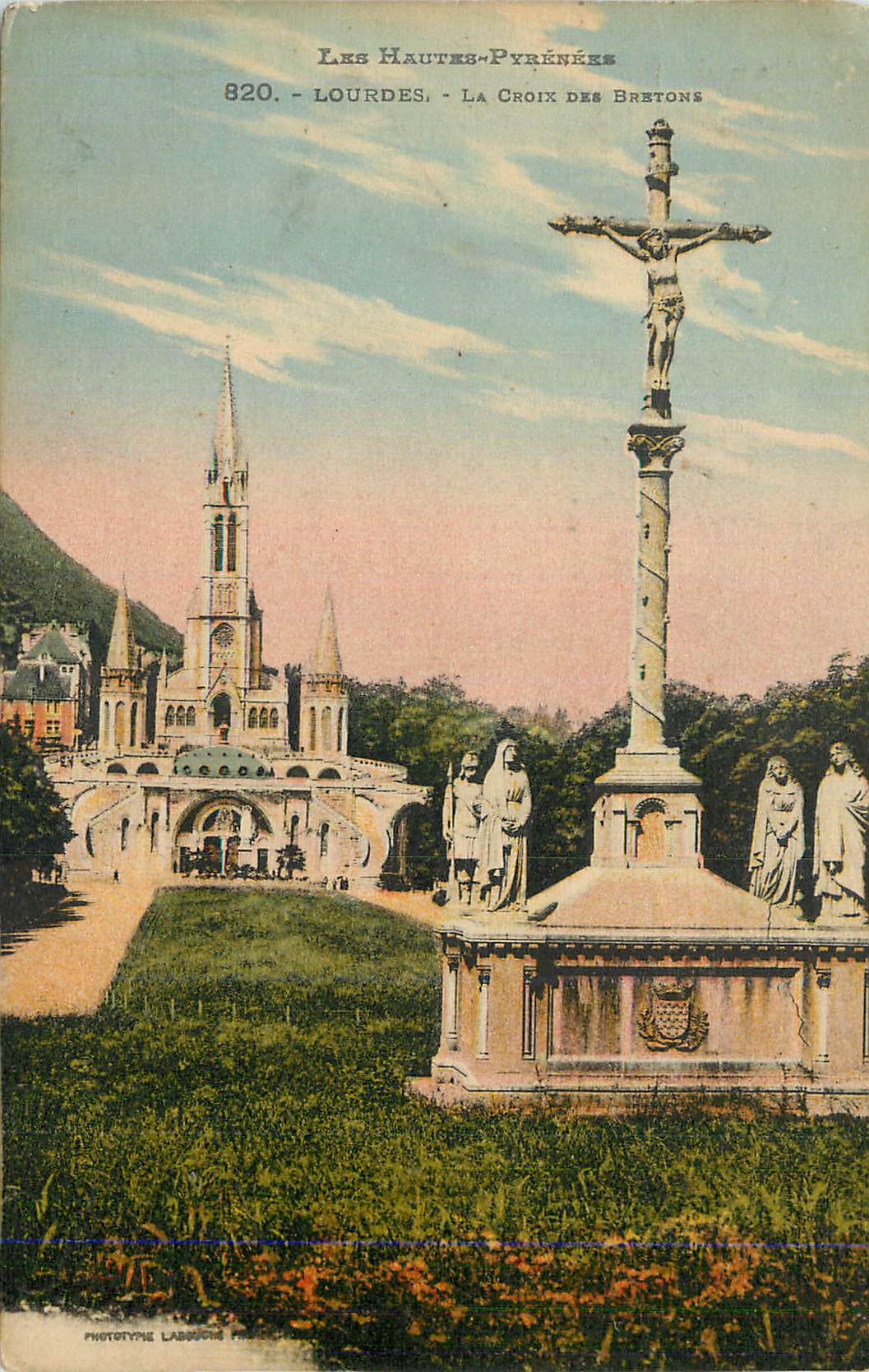 CPA Les Hautes Pyrenees Lourdes La Croix des Bretons