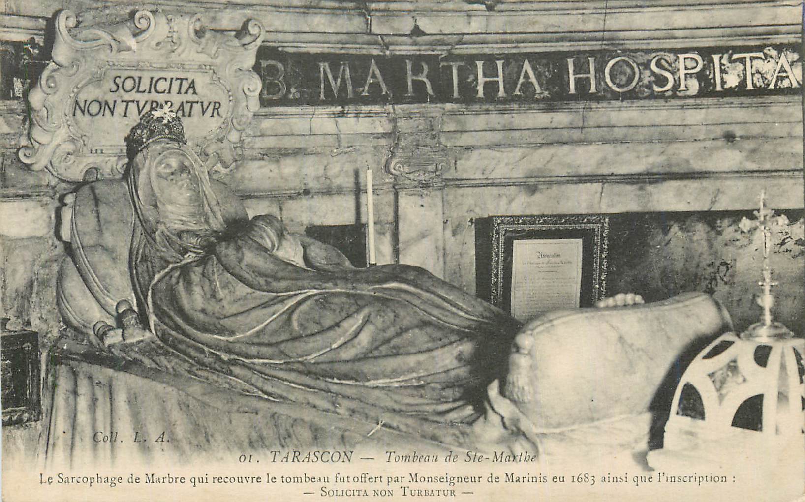 CPA Tarascon Tombeau de Ste Marthe Le Sarcophage de Marbre qui recouvre le tombeau fut offert par Monseigneur de Marinis