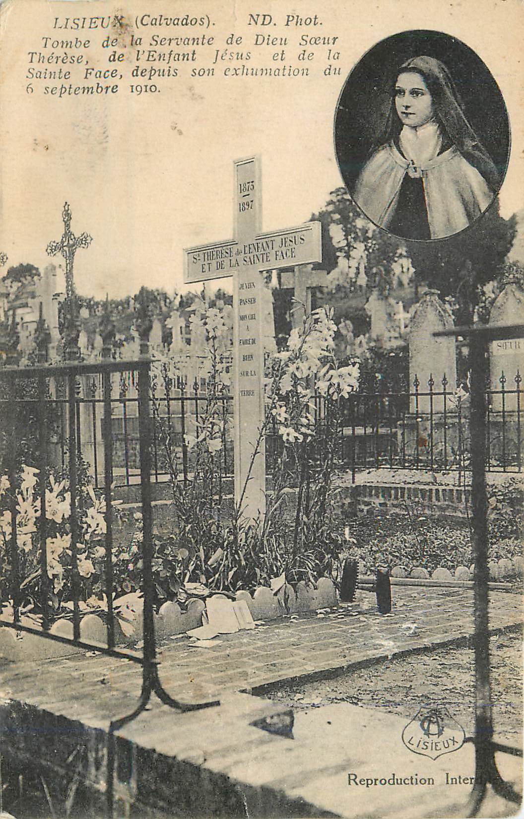 CPA Lisieux (Calvados) Tombe de la Servante de Dieu Soeur Therese de L'enfant Jesus