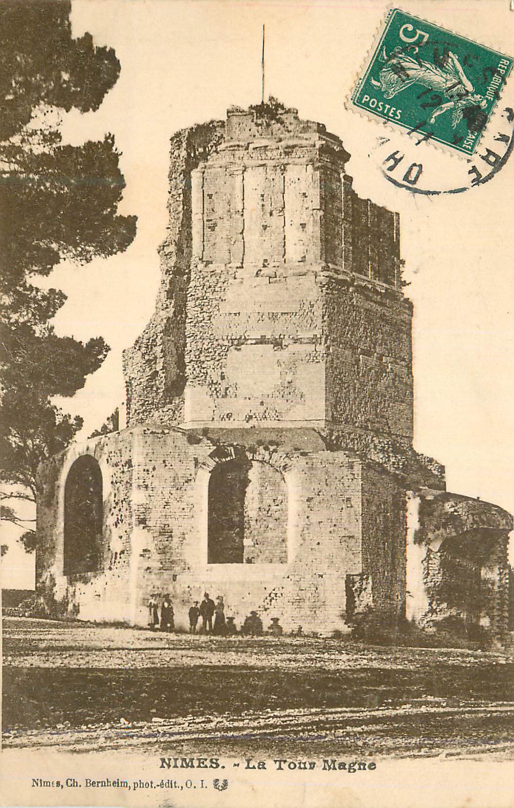 CPA Nimes La Tour Magne