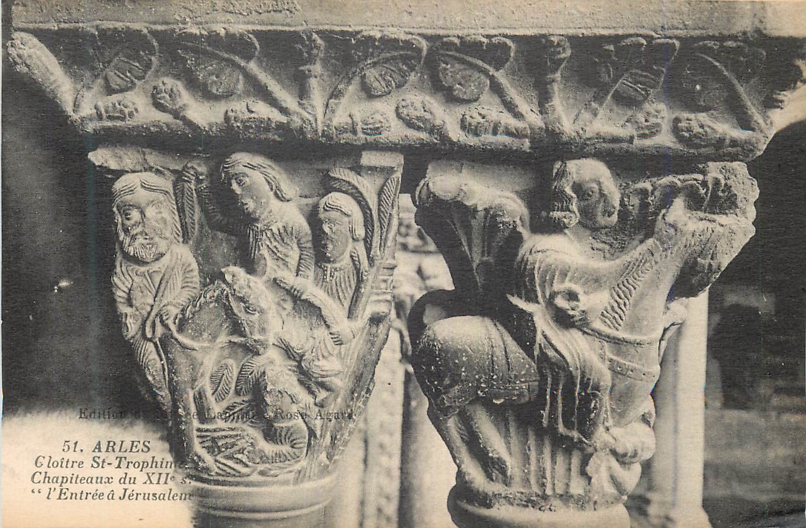 CPA Arles Cloitre St Trophine Chapiteaux du XIIe s L'Entree a Jerusalem