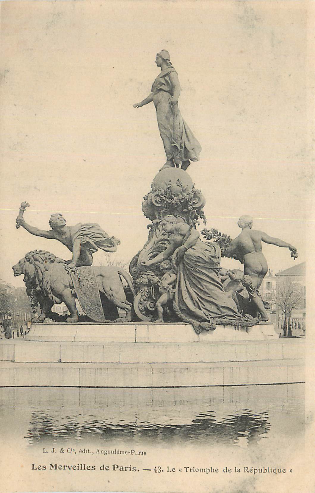 CPA Les Merveilles de Paris Le Triomphe de la Republique Lion