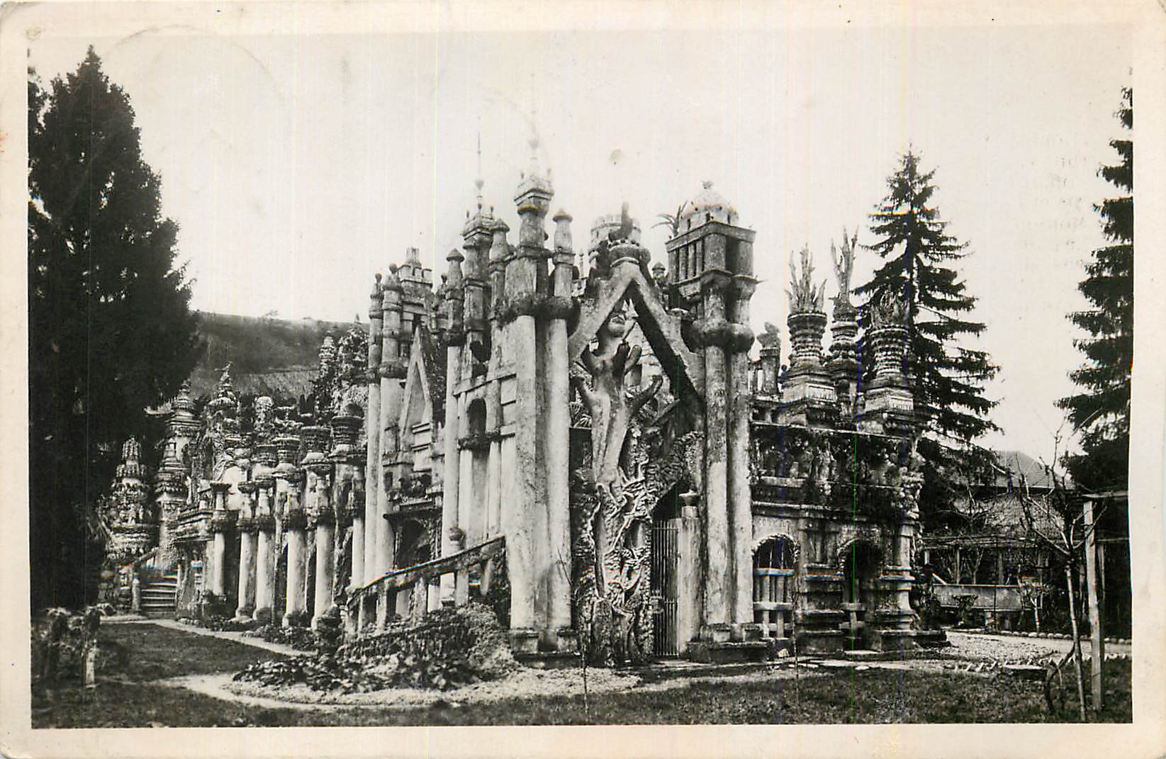 Le château de Dracula à Bran — Roumanie — éditeur non identifié
