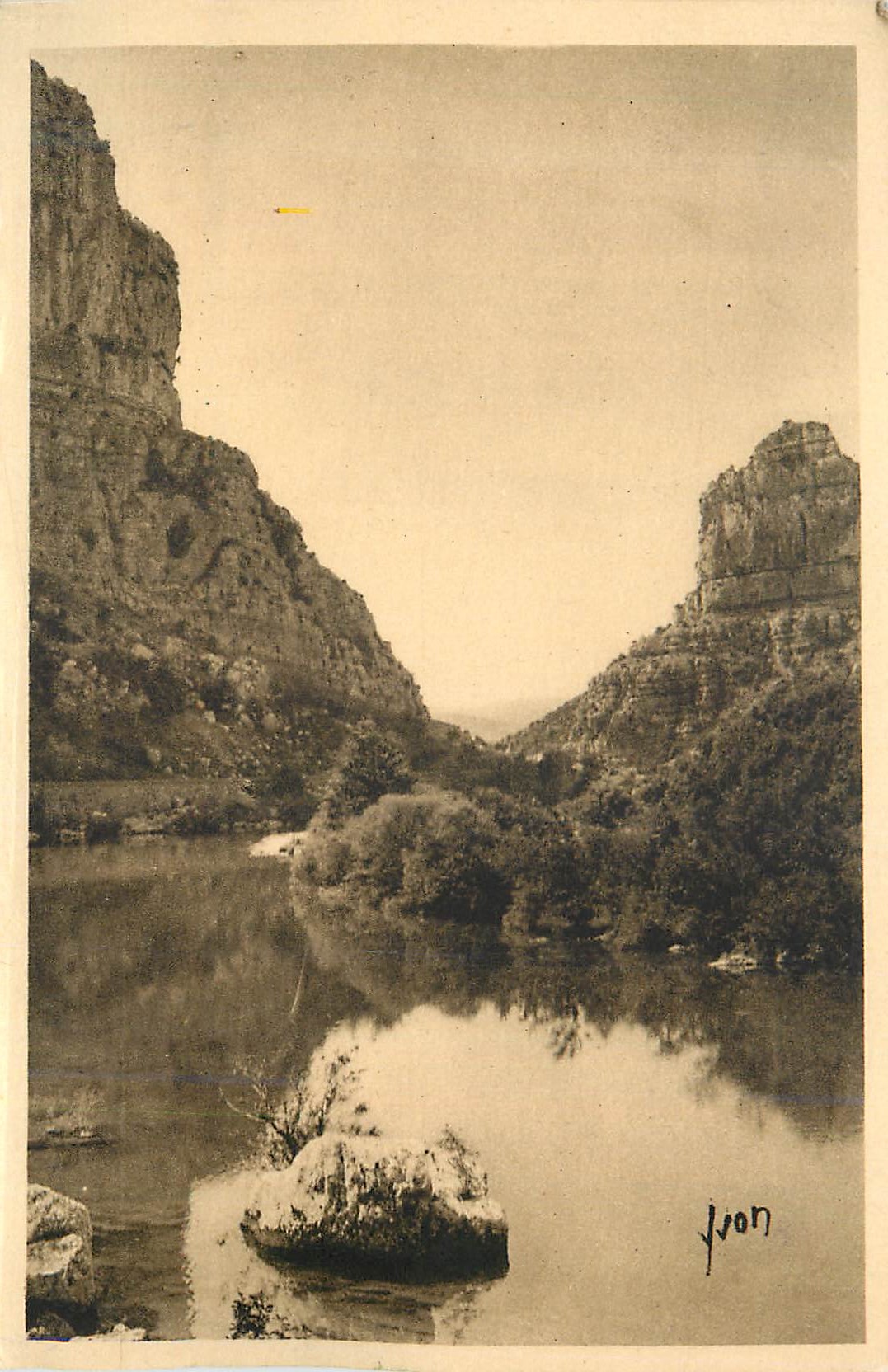 Canyon du Gardon — vue panoramique — Yvon