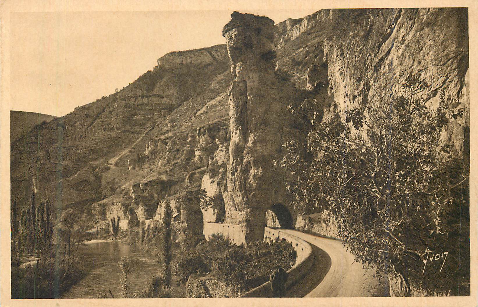 CPA Gorges du Tarn Pougnadoire (Lozere) La Tour Eiffel