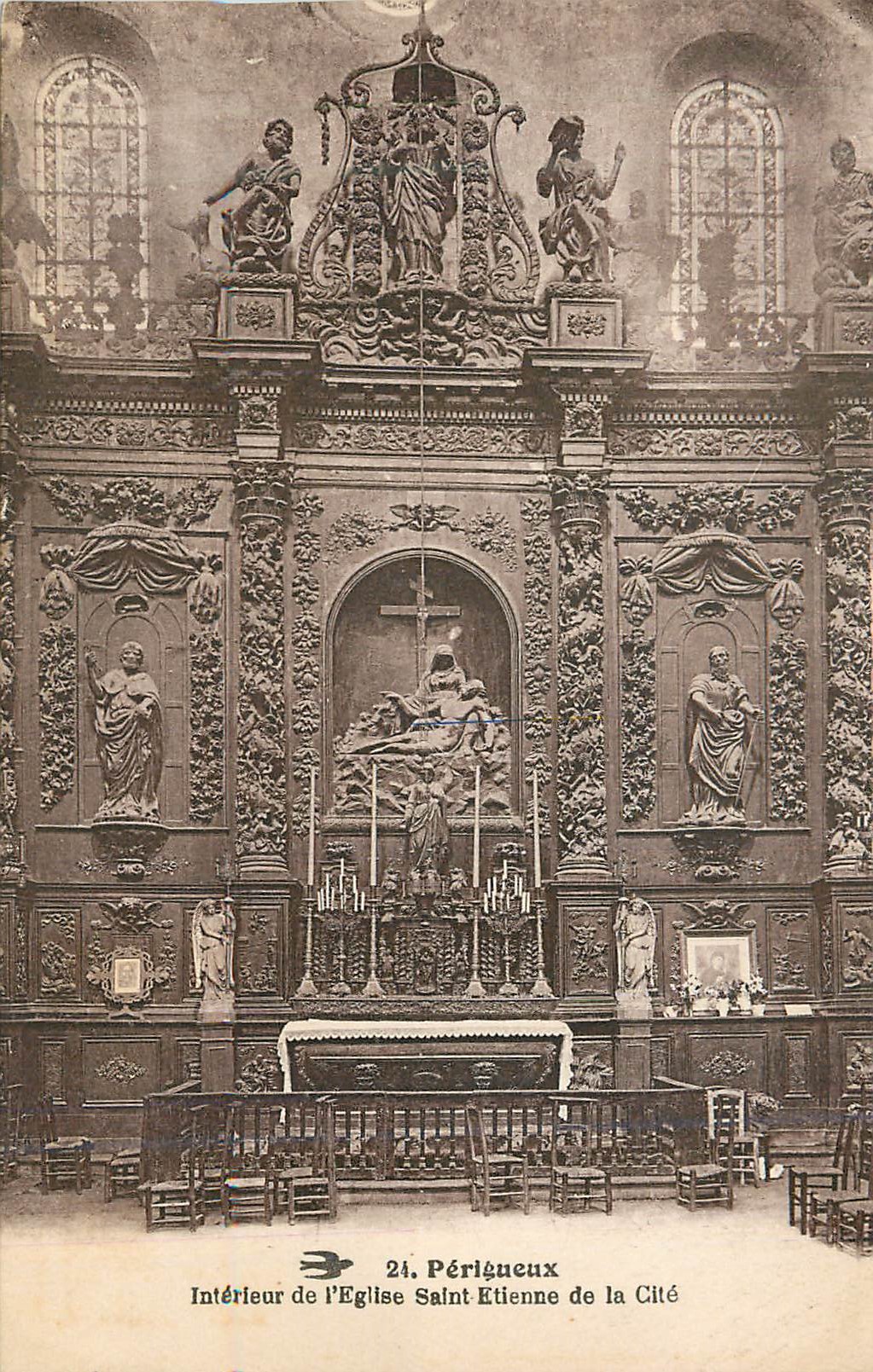CPA Perigueux Interieur de l'Eglise Saint Etienne de la Cite