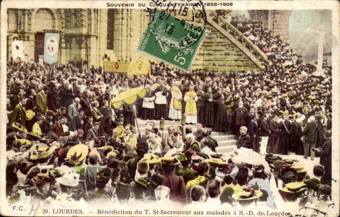 Lourdes CPA Benediction du T sacrement aux malades a ND de Lourdes