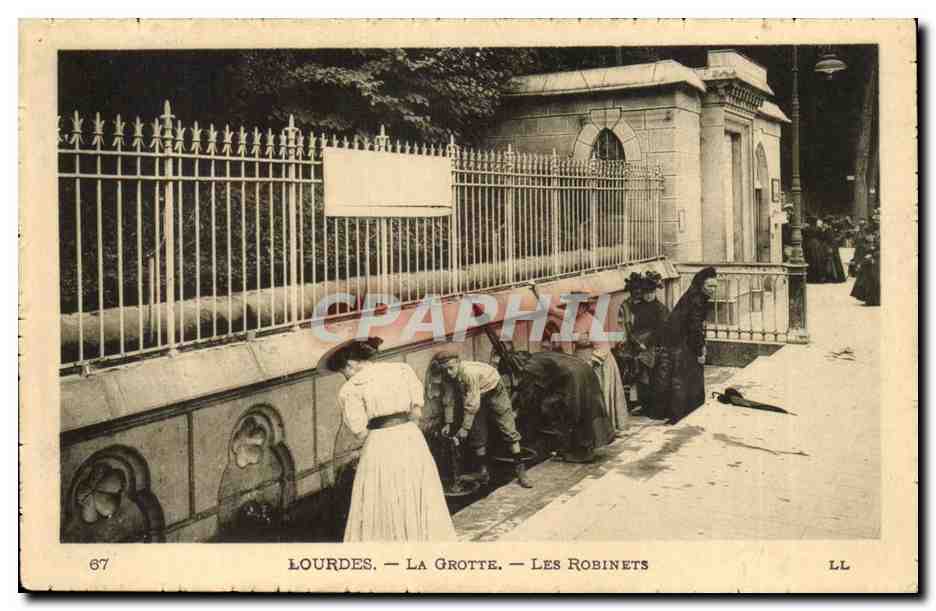 Lourdes CPA La grotte Les robinets