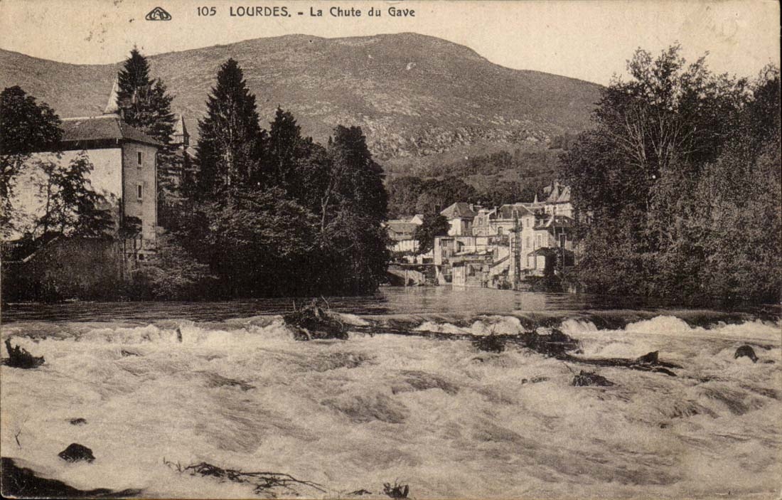 Lourdes CPA La chute du Gave