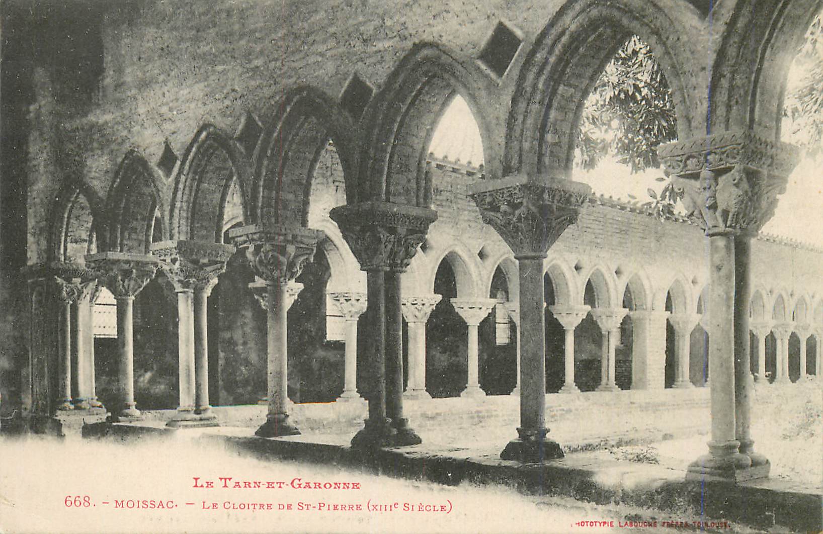 CPA Le tarn et garonne 668 moissac le cloitre de st pierre(xiii siecle)
